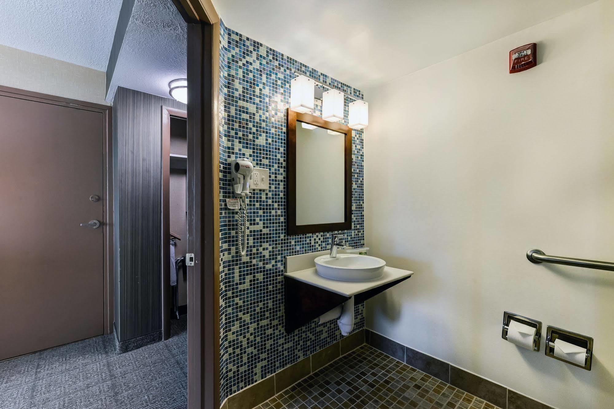 Holiday Inn Express Washington Dc Silver Spring By Ihg Zewnętrze zdjęcie